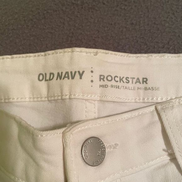 Old Navy Rockstar Mid-Rise White Distressed Skinny Jeans Size 12 - Picture 3 of 12